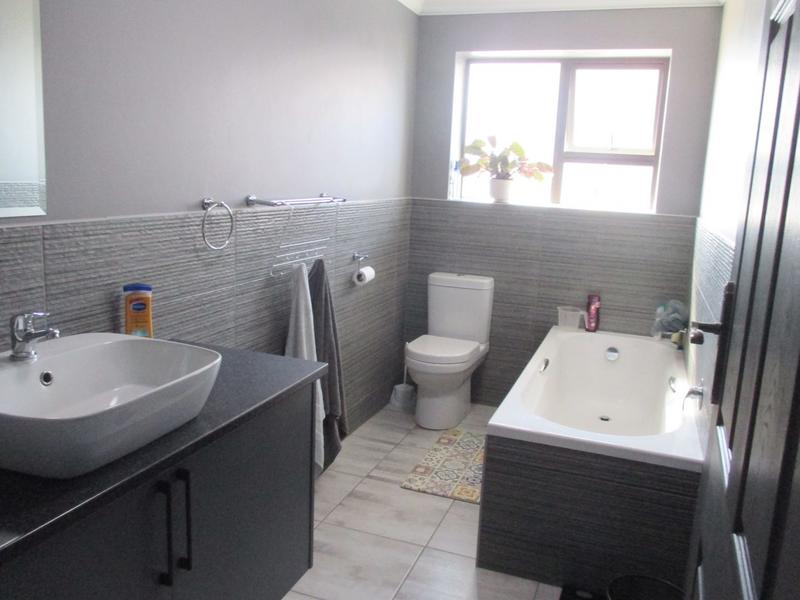 2 Bedroom Property for Sale in Dana Bay Western Cape